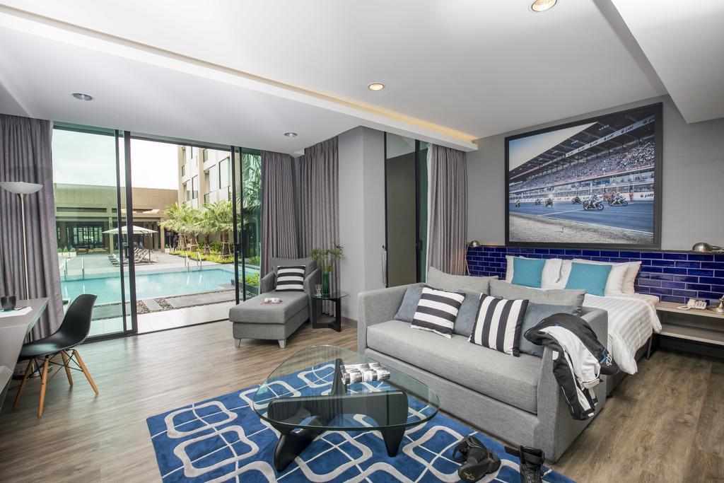 The Crystal Hotel Buriram - Formerly X2 Vibe Бурирам Екстериор снимка